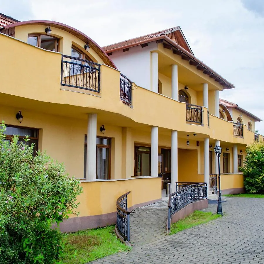 Honey Hotel Family Resort Hajduszoboszlo 3*,
